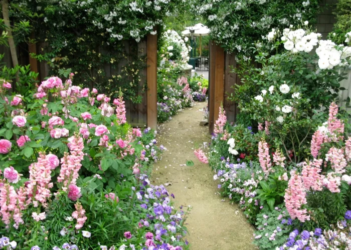 Banner Natural Gardens Consulting